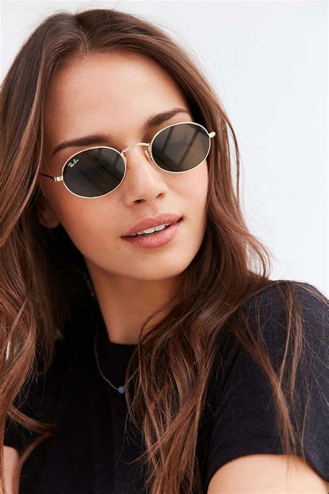 ray ban oval sunglasses black.